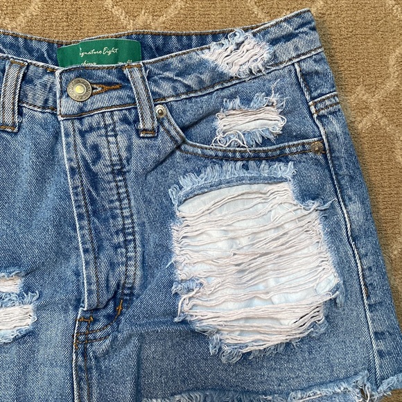 SIGNATURE8 JEAN SKIRT - Picture 2 of 4